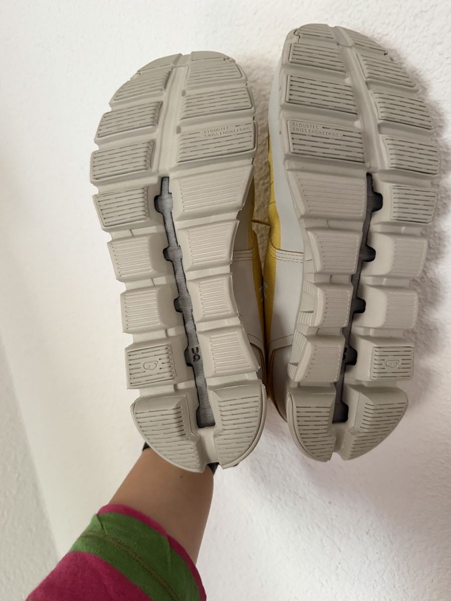 On Damenschuhe: On shoes – Neu (gemäss Beschreibung) aus Dietikon von dom_pvq5 3
