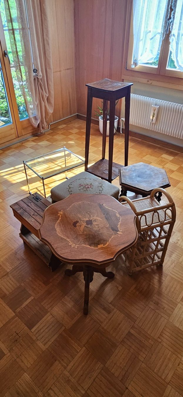 Set di tavolo e panche: Diverse Kleinmöbel Lot – Usato da Belp venduto da Ginus85
