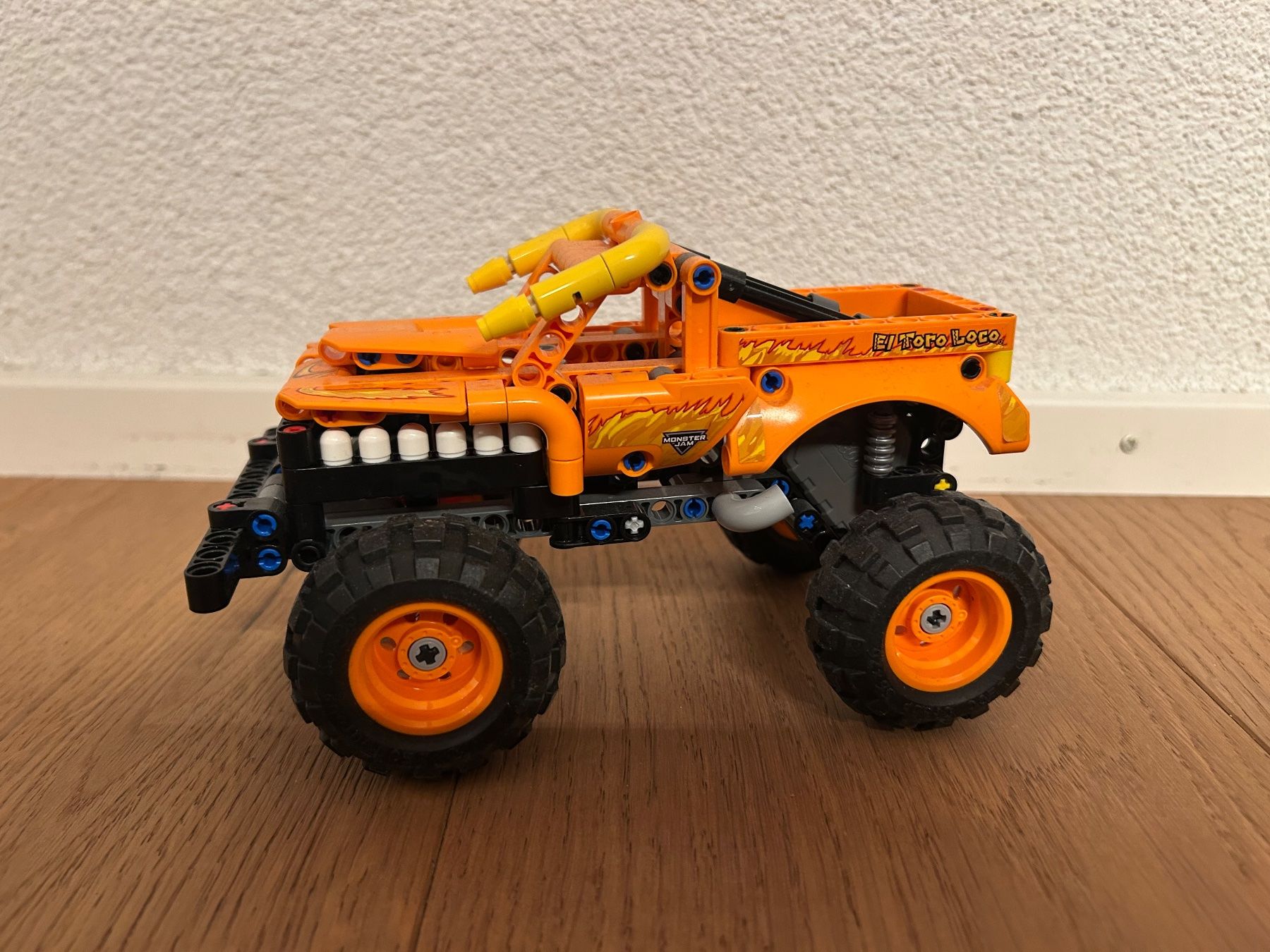 Lego Spielzeuge: LEGO TECHNIC Monster Jam - El Toro Loco 42135 – Gebraucht aus Grub AR von DukeStatham 1