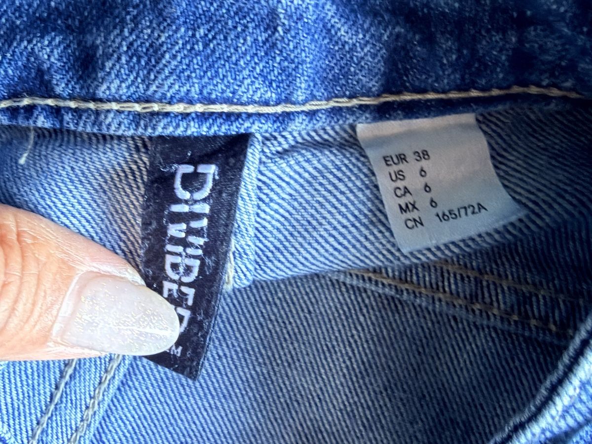 H&M Jeans: Shorts jeans cargo tg.36 – D'occasion à Bellinzona par bul_mvy5 2