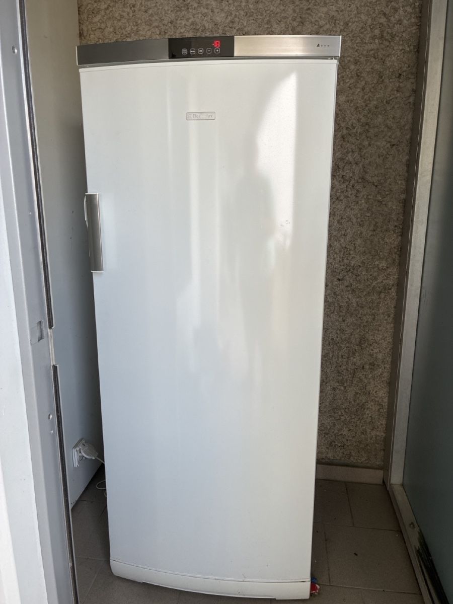 Congelatori: Tiefkühlschrank No Frost – Usato da Roggwil BE venduto da Regenbogenfisch01