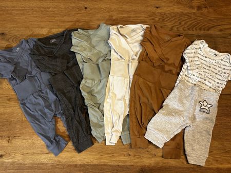 55-teiliges Jungen/Baby Kleiderpaket Gr. 62