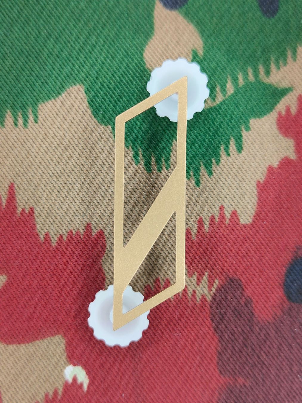 Schweizer Armee Uniformen:  Gradabzeichen Gefreiter Ord. 1995, Variante 2 – Gebraucht aus Bauma von SwissMilitaria
