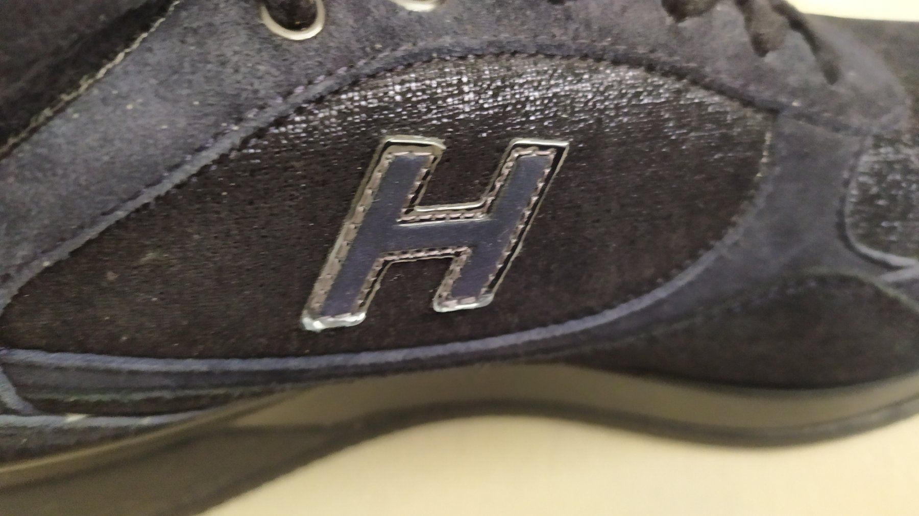 Hogan Scarpe da donna: Sneakers dame HOGAN gr. 37 – Usato da Chezard St-Martin venduto da Loucail 2