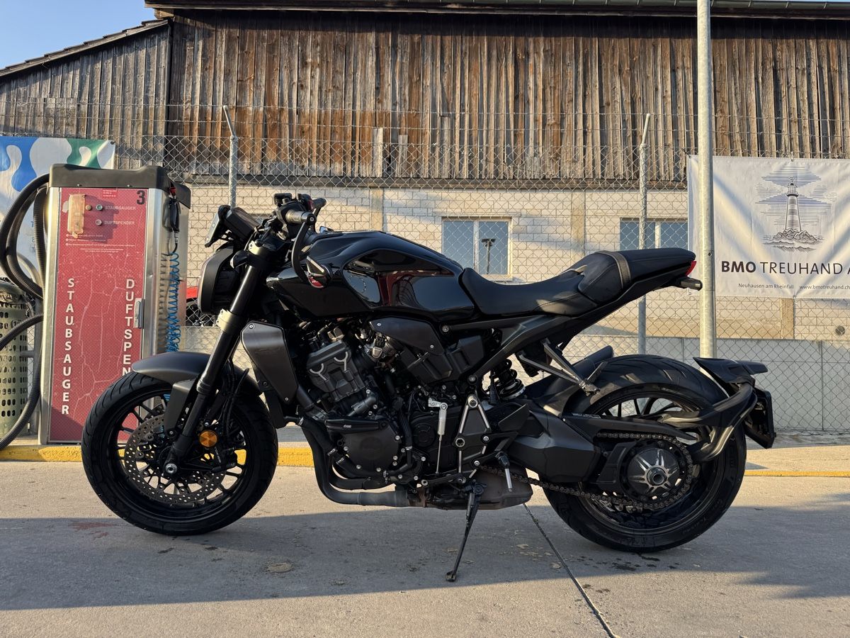 Honda Strada: Honda CB1000R Black Edition 2021 – Usato da Neuhausen venduto da dob_8f7t 2