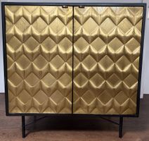 Antike Kommode mit Goldenen Türen