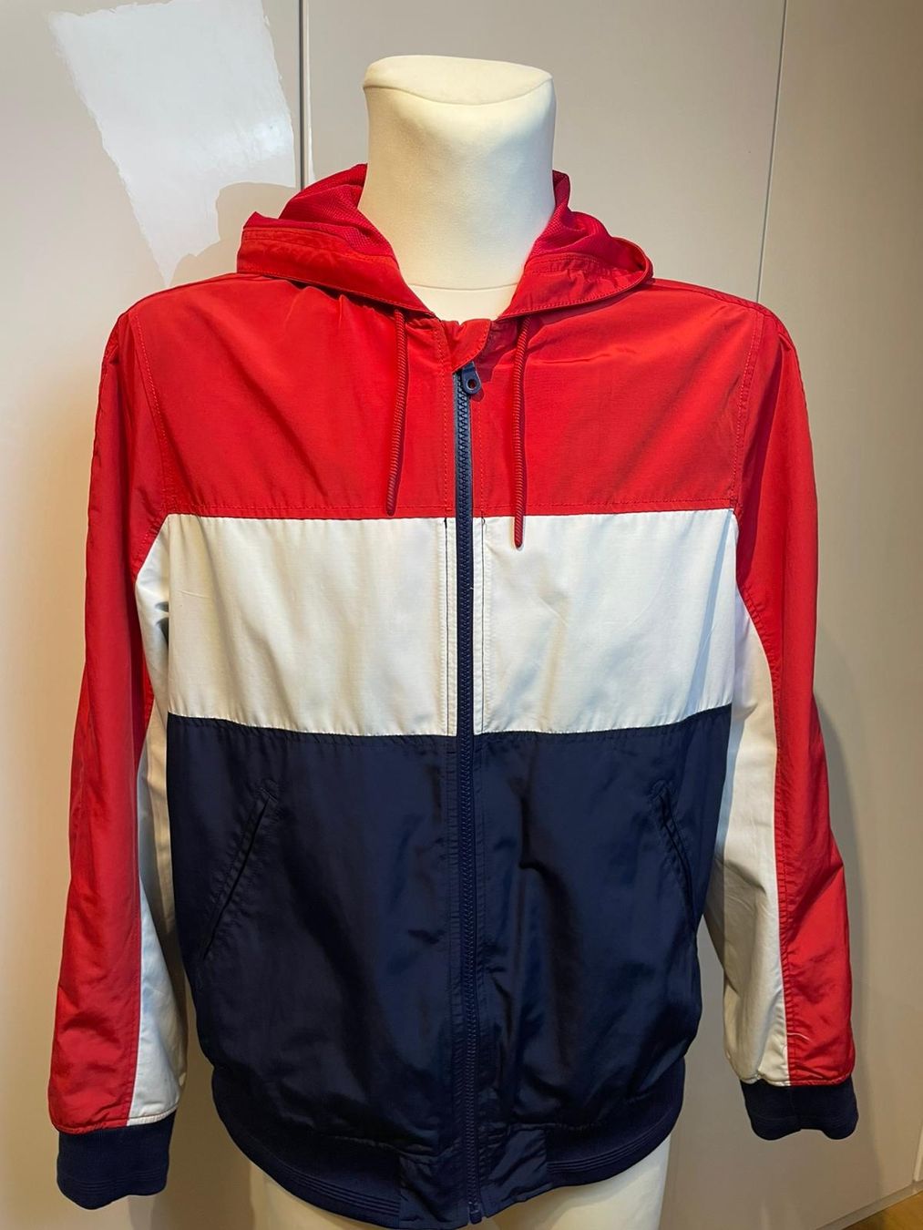 H&M Giacche: ***H&M*** Windjacke Gr M – Usato da Wädenswil venduto da H2H_Secondhandshop