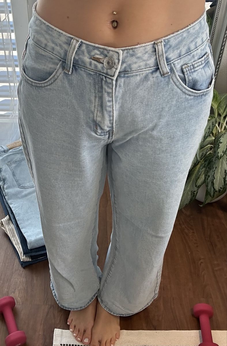 Shein Jeans: Jeans hellblau weit geschnitten – Usato da Grafstal venduto da jes_t6s7 1