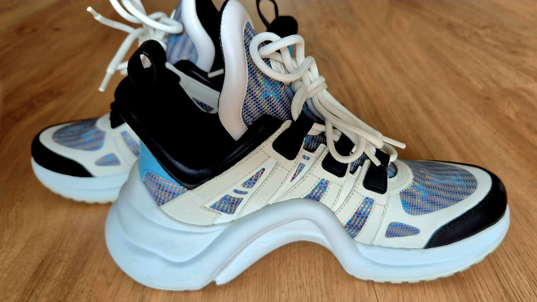 Louis Vuitton Scarpe da donna: Archlight Sneakers von Louis Vuitton Gr 37.5 – Usato da Herznach venduto da DieMartin 1