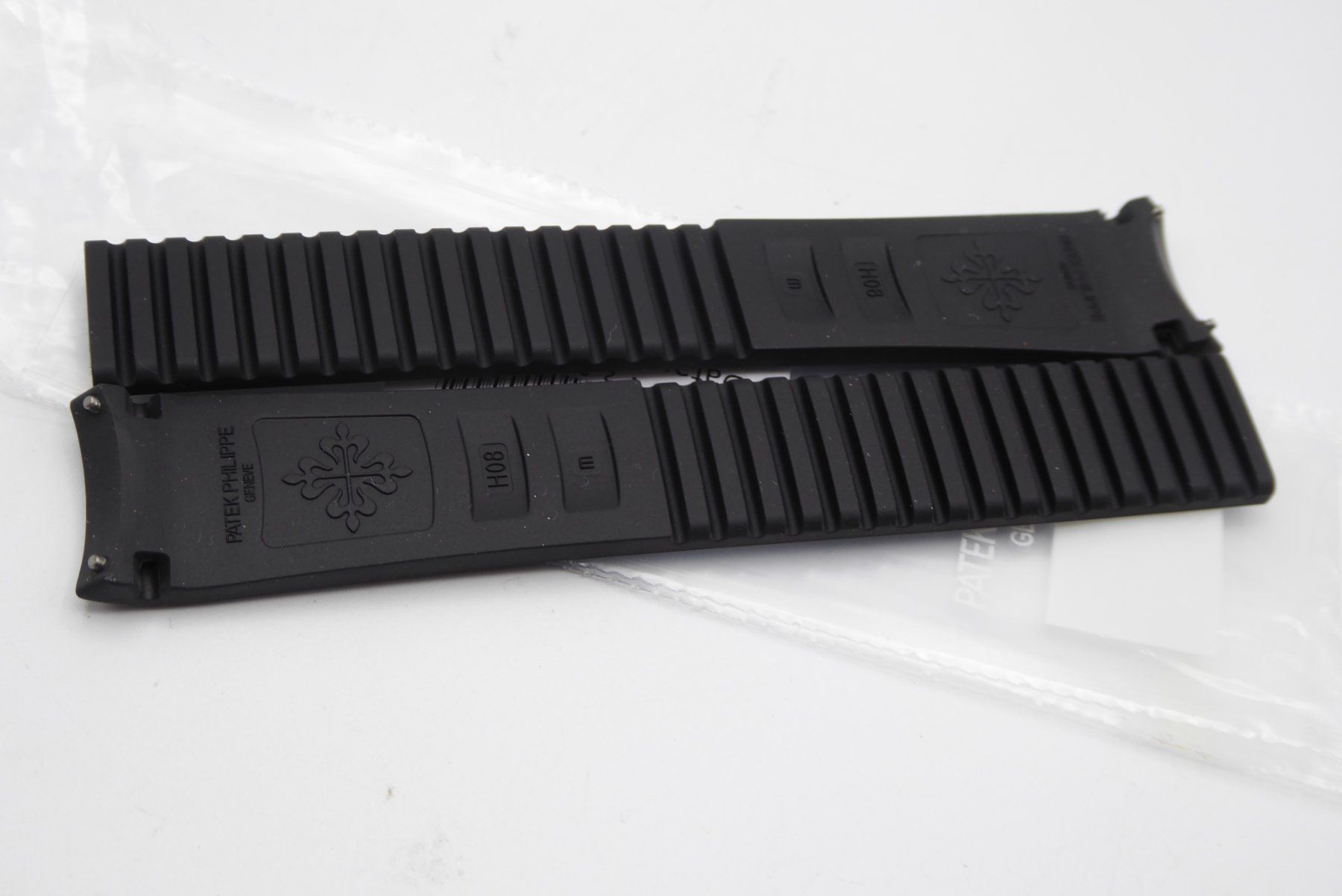 Patek Philippe Orologi: Patek Philippe Aquanaut Luce Black Rubber Strap 5267 – Nuovo (secondo la descrizione) da Geneve venduto da adr_xk6n 2