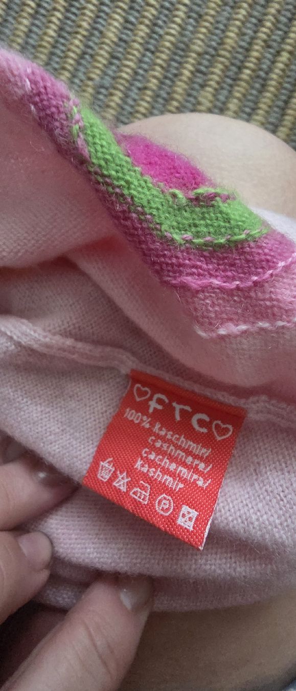 Gilet & Giacche senza maniche: Damen Pullunder rosa Punkte 100% Kaschmir Grösse XL – Usato da Riedikon venduto da Winter21. 4