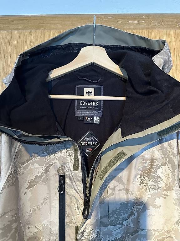 Giacche: 686 GORE-TEX CORE SHELL Snowboard Regen Jacke – Nuovo e nell'imballaggio originale da Zermatt venduto da pet_5wmr 1