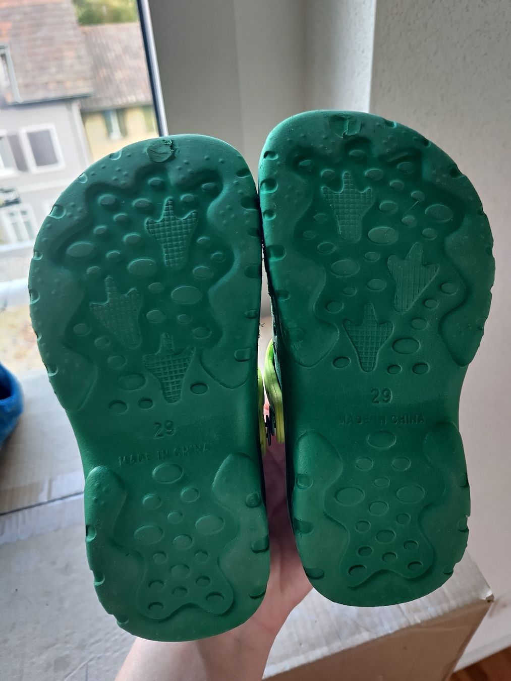 Schuhe für Jungen: Kinder Clogs Krokodil Grösse 29 – Gebraucht aus Zürich von wpo_f2qh 2