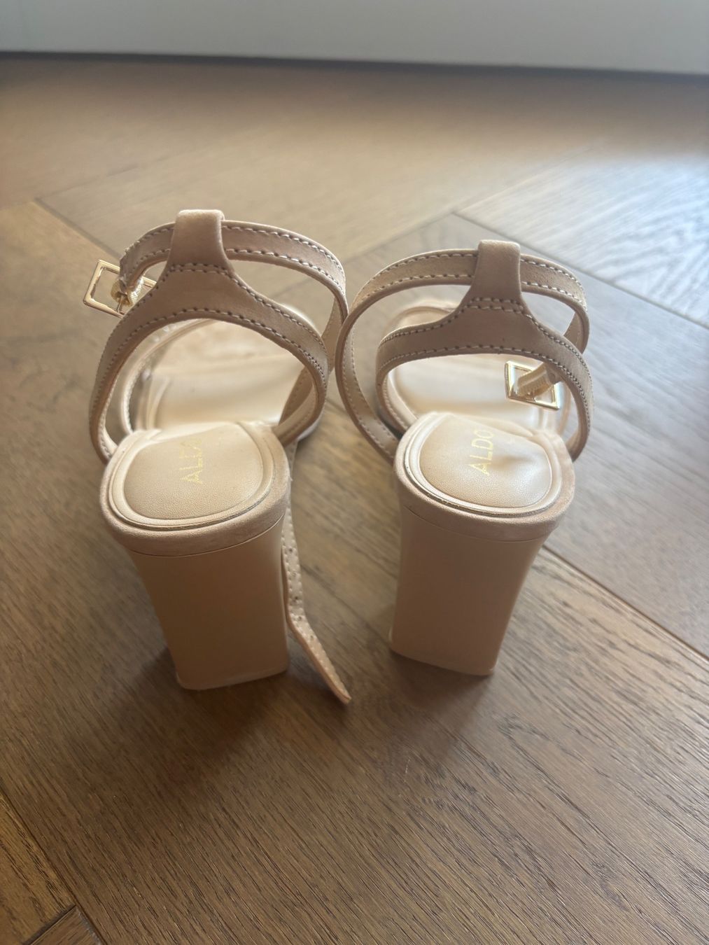 Damenschuhe: Sandaletten mit Absatz – Gebraucht aus Bülach von seraina_keller 2