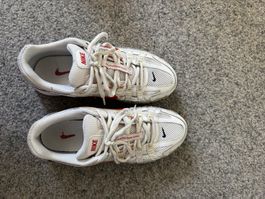 Nike P-6000 Grösse 38 Weiss/Rot Sommer 2023
