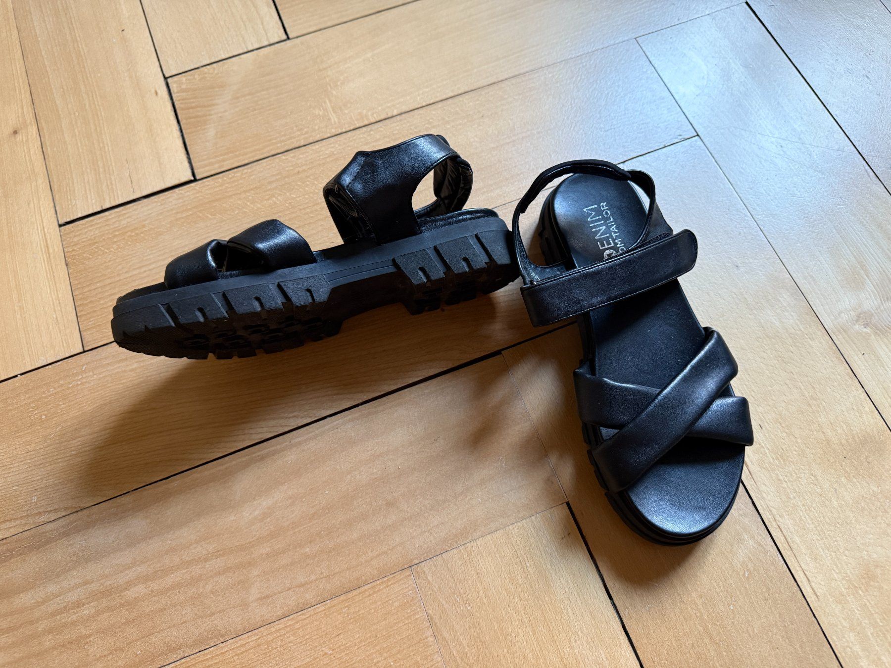 Tom Tailor Chaussures femmes: TOM TAILOR - Sandale schwarz 39 – D'occasion à Zürich par Diazaio 2