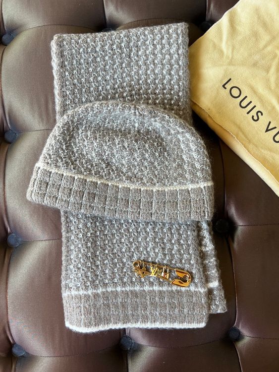 Louis Vuitton Mütze und Schal Set