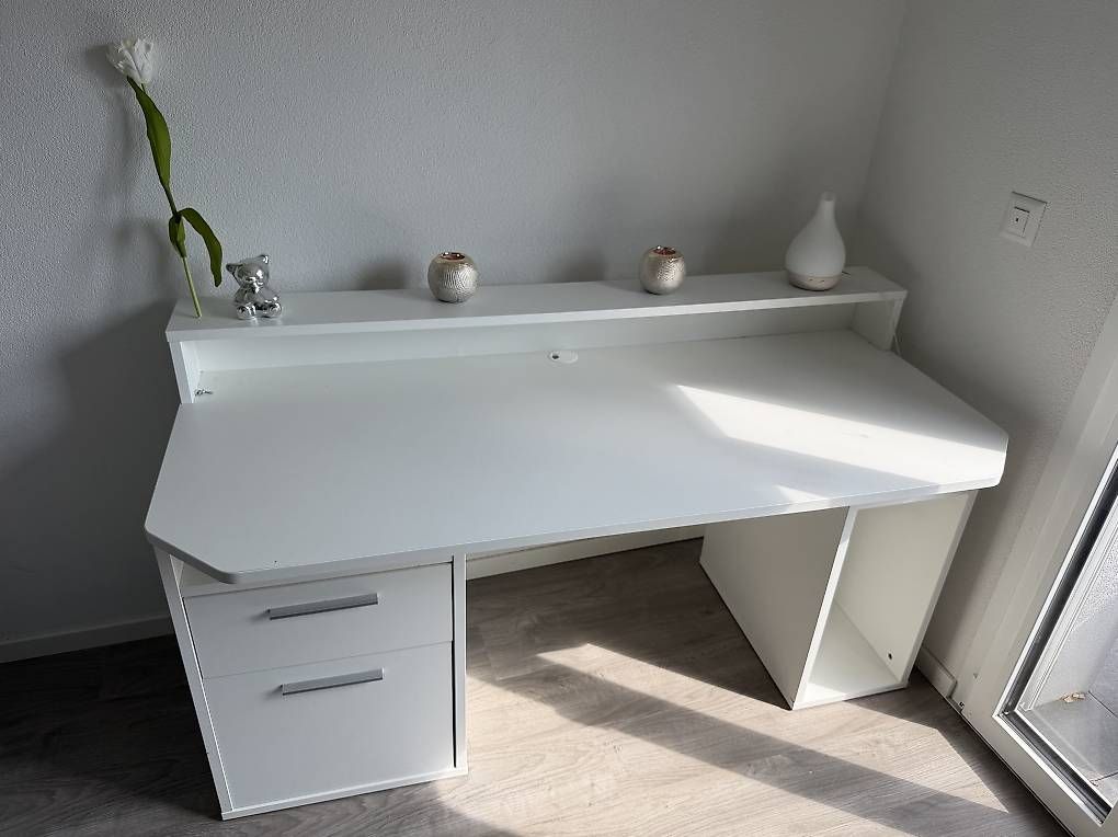 Schreibtische: Bureau avec chaise – Gebraucht aus Monthey von montheyenvalais 2