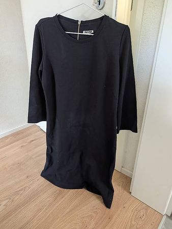 Kleid von Phyne