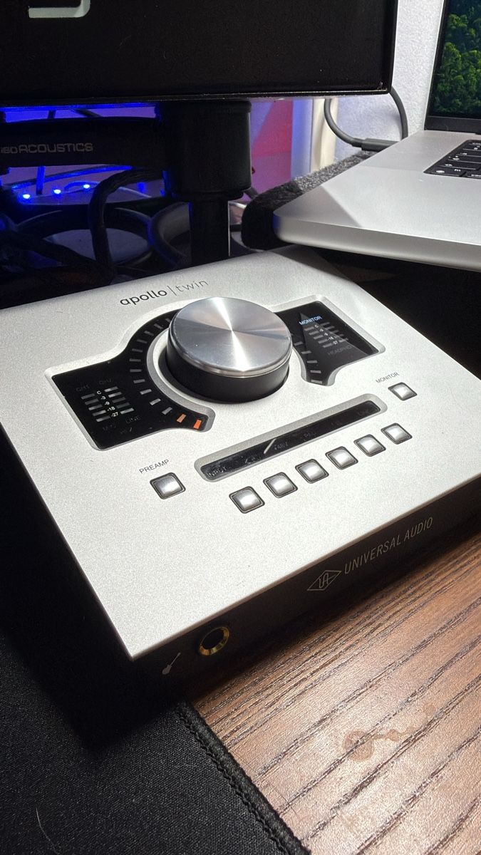 Universal Audio Studioequipment: UAD Apollo Twin + Satellite Octo Core + 41 PlugIns – Gebraucht aus Dietikon von DaveSound33