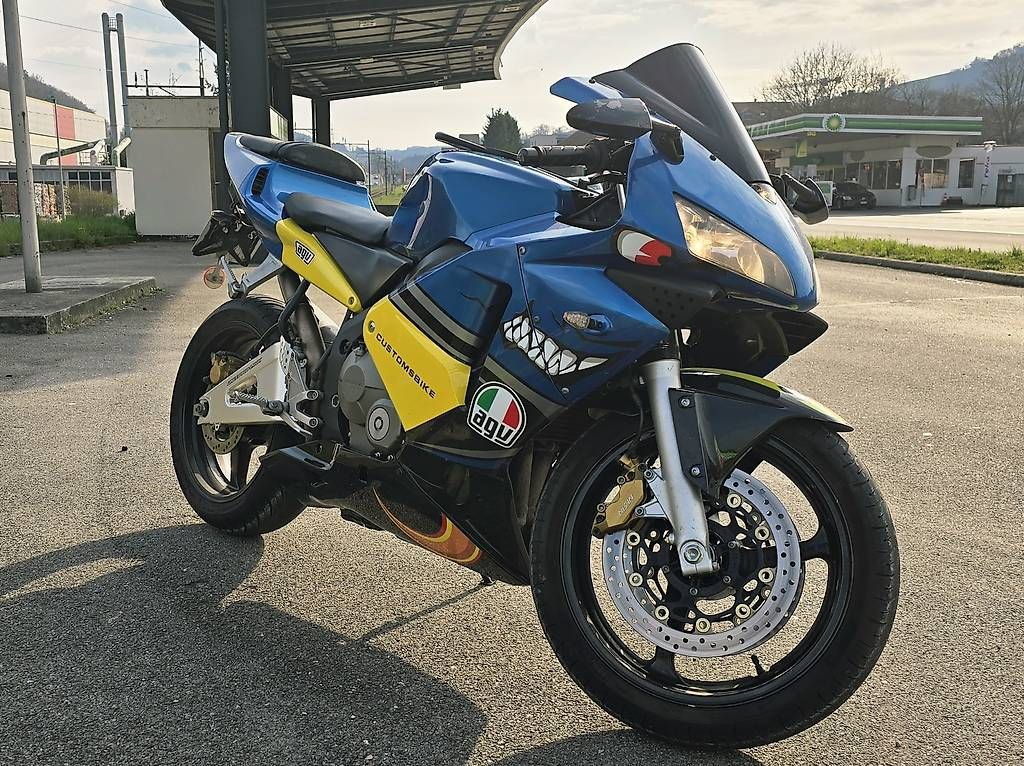 Strada: HONDA CBR 600 rr - 2003 – Usato da Lucens venduto da Dario.Magno