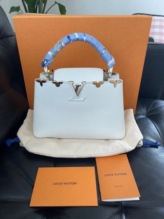 ❤️Original Louis Vuitton Capucines BB❤️