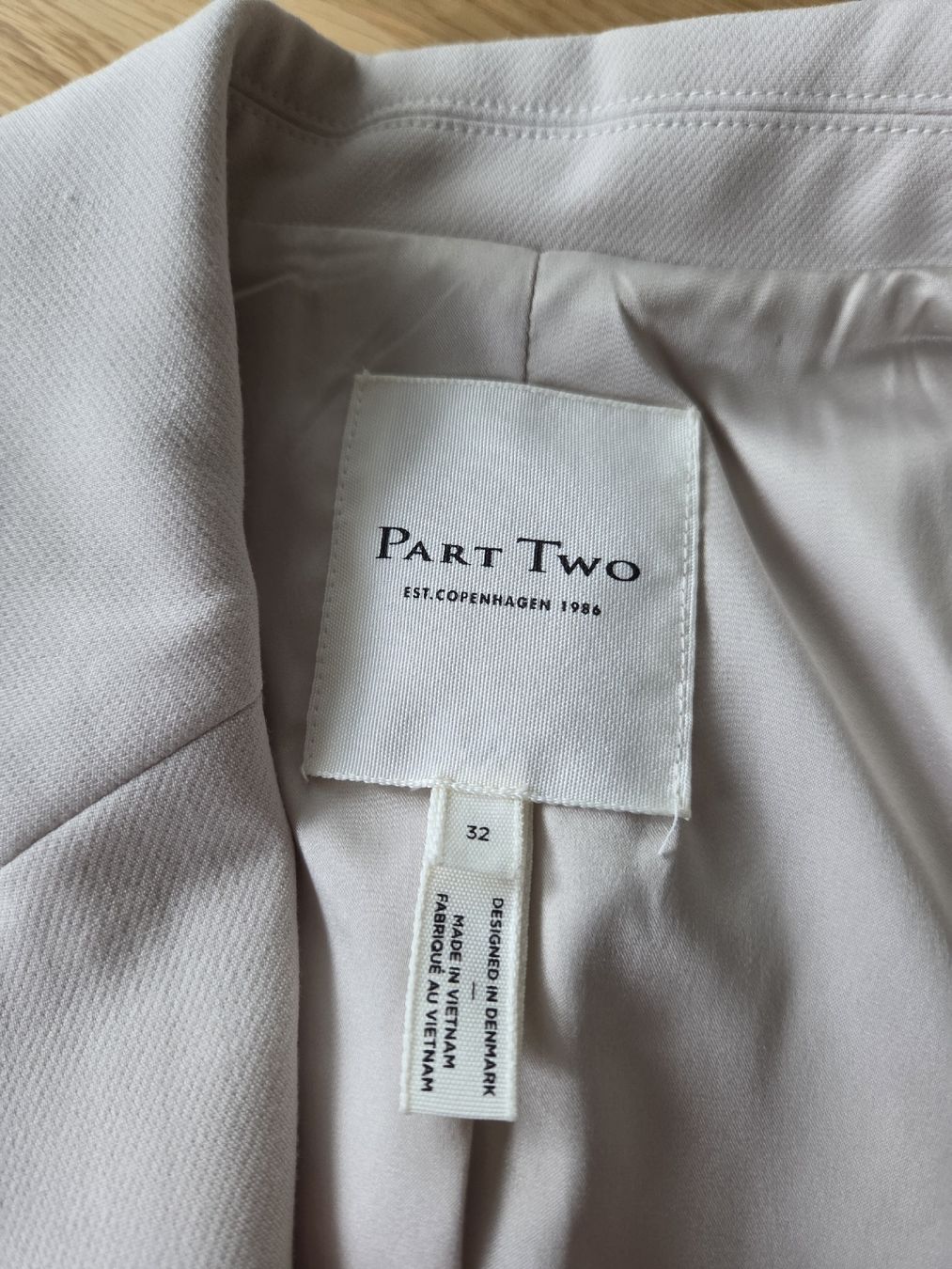 Completi & Tailleur: Part Two Anzug inkl. Hemisphere Top – Nuovo (secondo la descrizione) da Luzern venduto da kra_2bbg 2