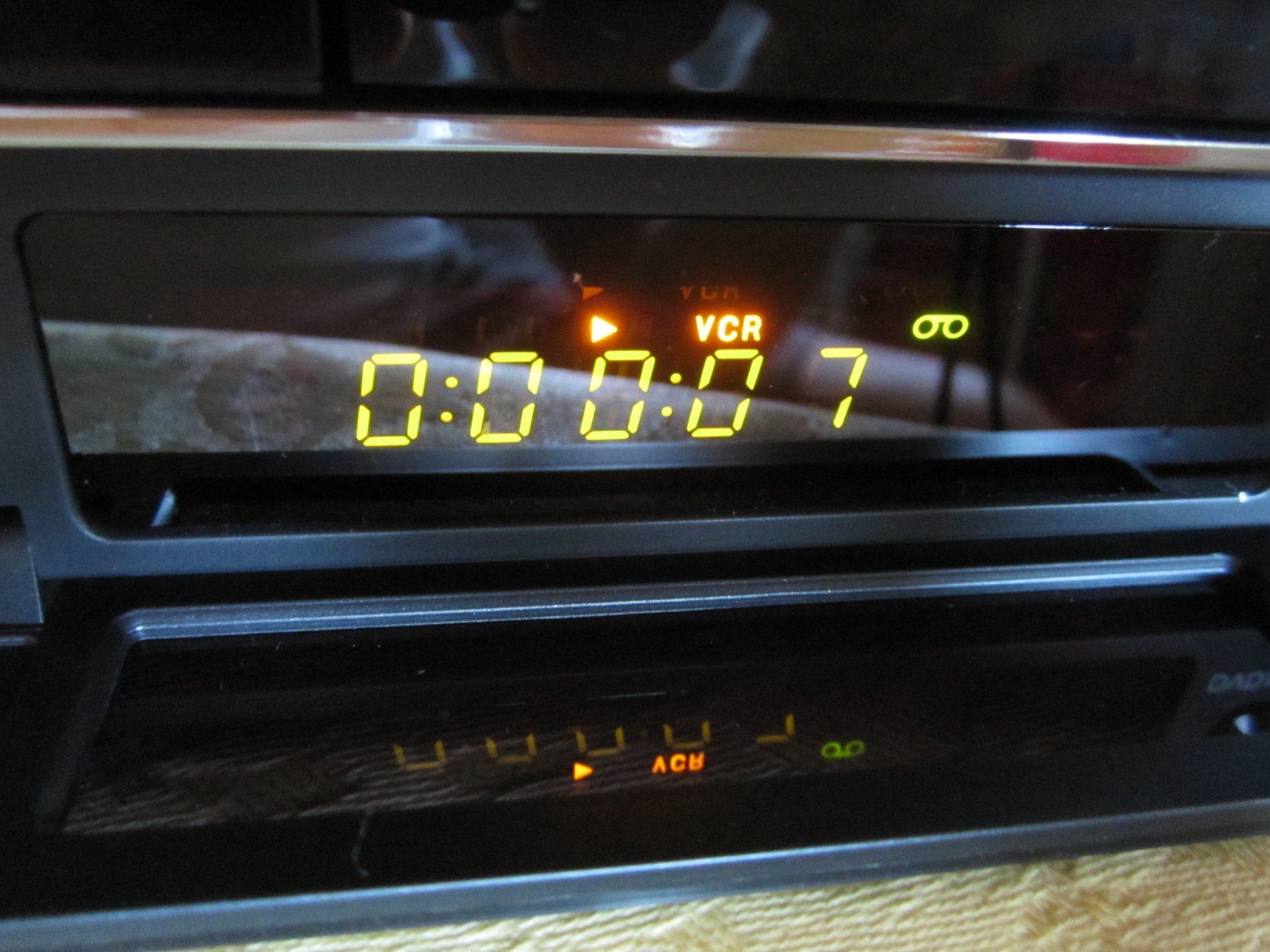 LG Lettore multimediale & Streamer: DVD/VHS Recorder der Marke LG – Usato da Binningen venduto da fel_8mgn 4