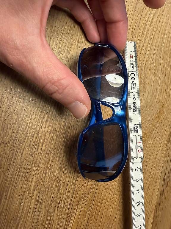 Occhiali & Lenti: Kinder Sonnebrille Sportbrille – Usato da Arlesheim venduto da thoma2010 1