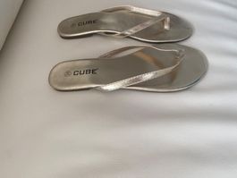 SUMMERTIME - stylische/edle CUBE Flip-Flops, gold, 38