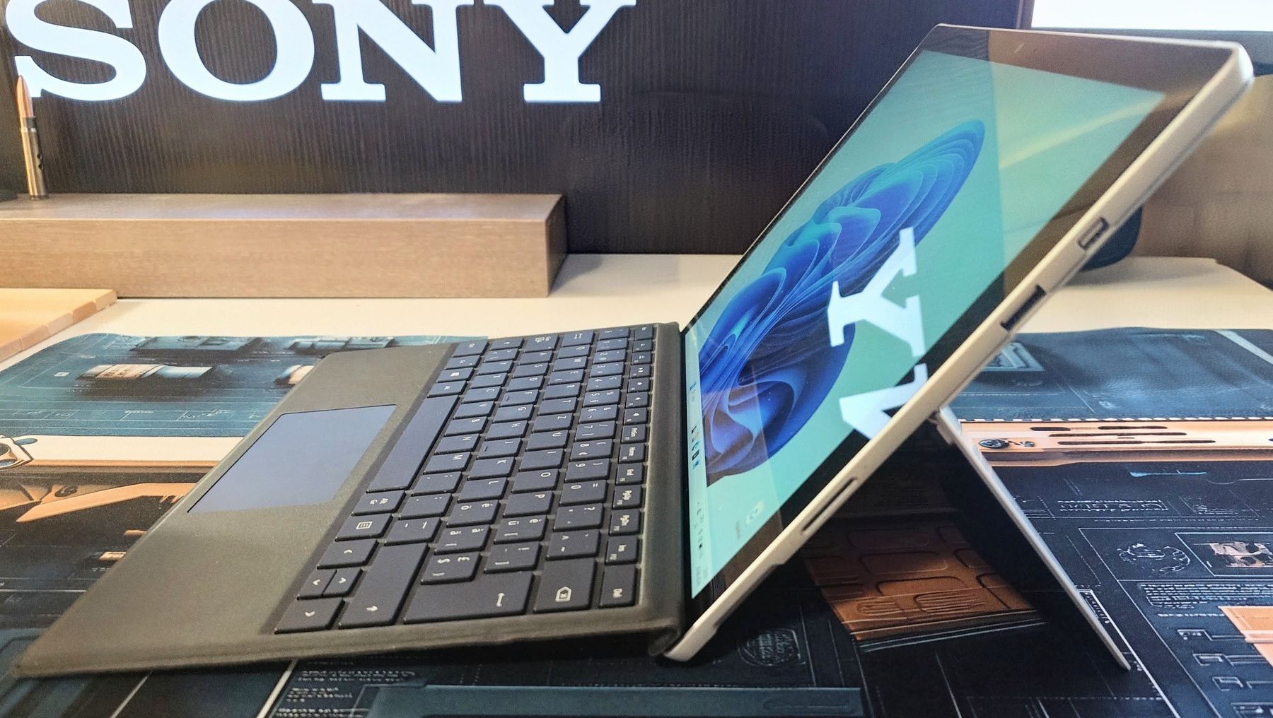 Microsoft Tablet PC: Microsoft Surface Pro 5 | i5 | 8GB | 256GB NVME | Win 11 Pro – Nuovo (secondo la descrizione) da Ennetmoos venduto da Faders 2