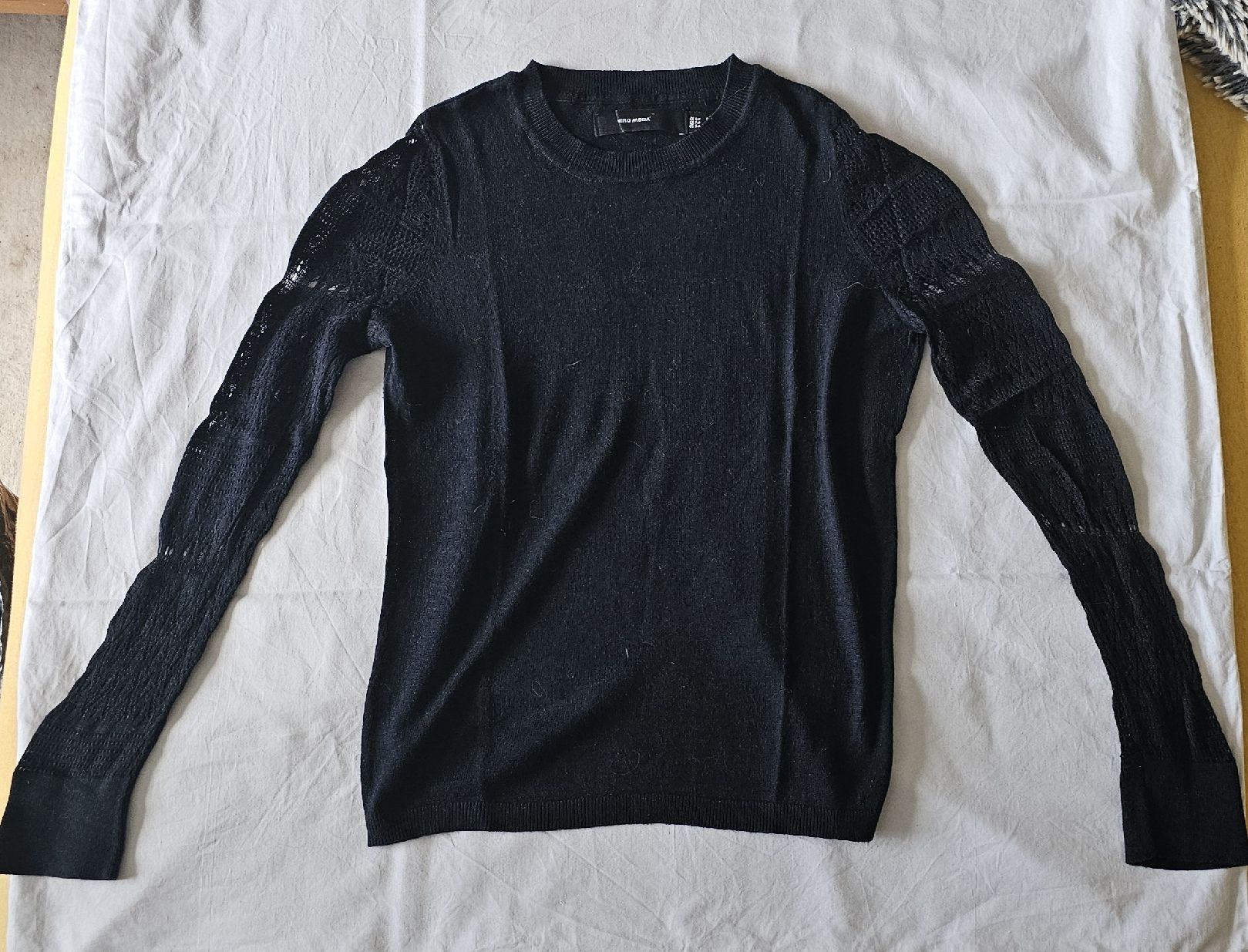Vero Moda Top: Pull bleu navy manches dentelle Vero Moda S – Usato da La Sarraz venduto da lupintoro