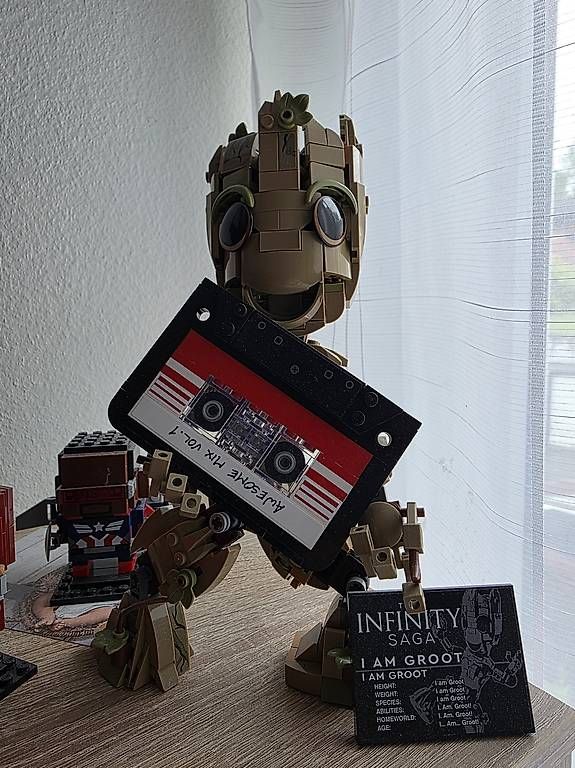 Figuren: GOTG Groot mit Kasette Figur Lego – Gebraucht aus Ostermundigen von Danilolisena