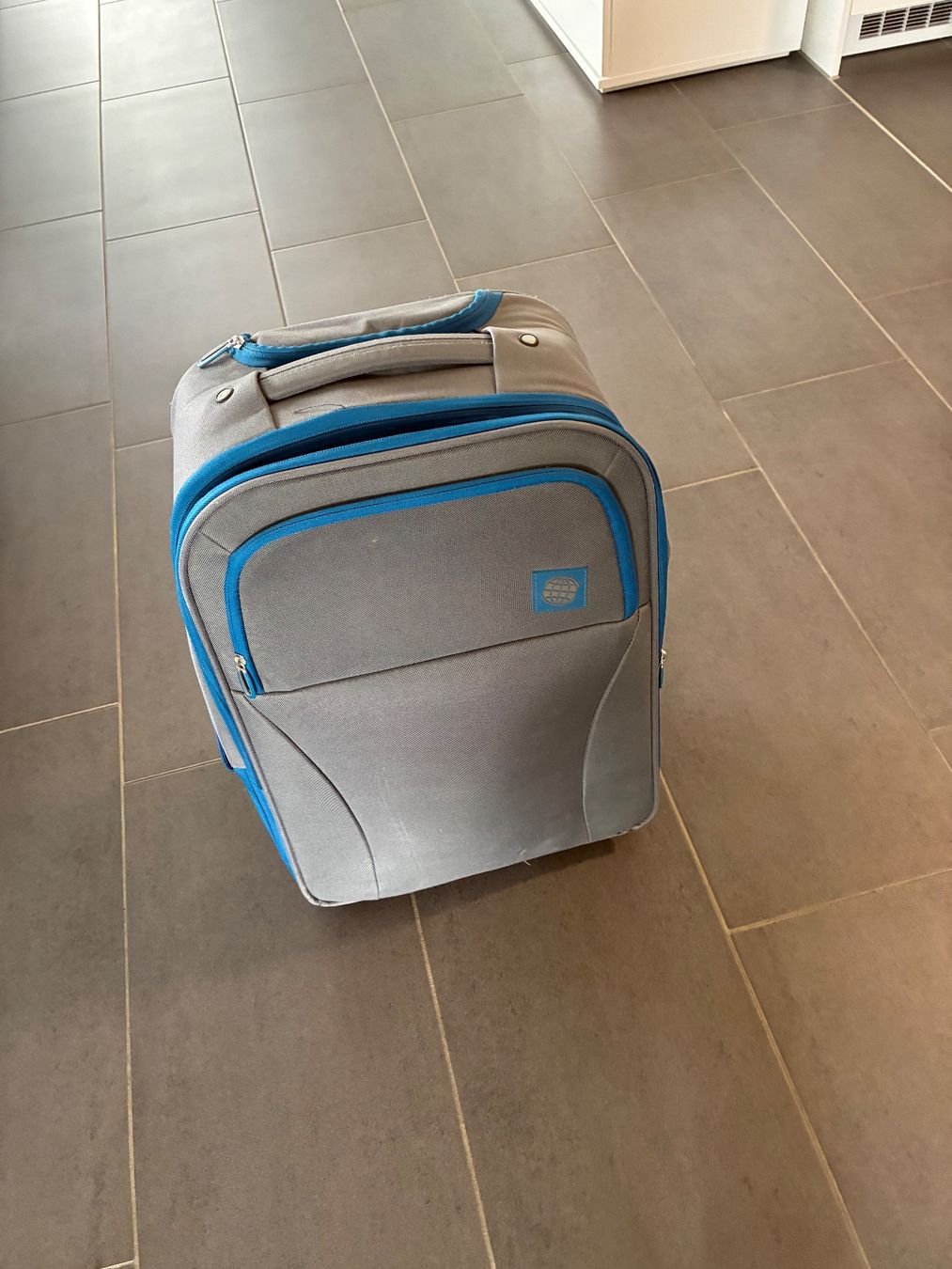 Reisekoffer: Rolli Koffer – Gebraucht aus Hendschiken von zkos 4