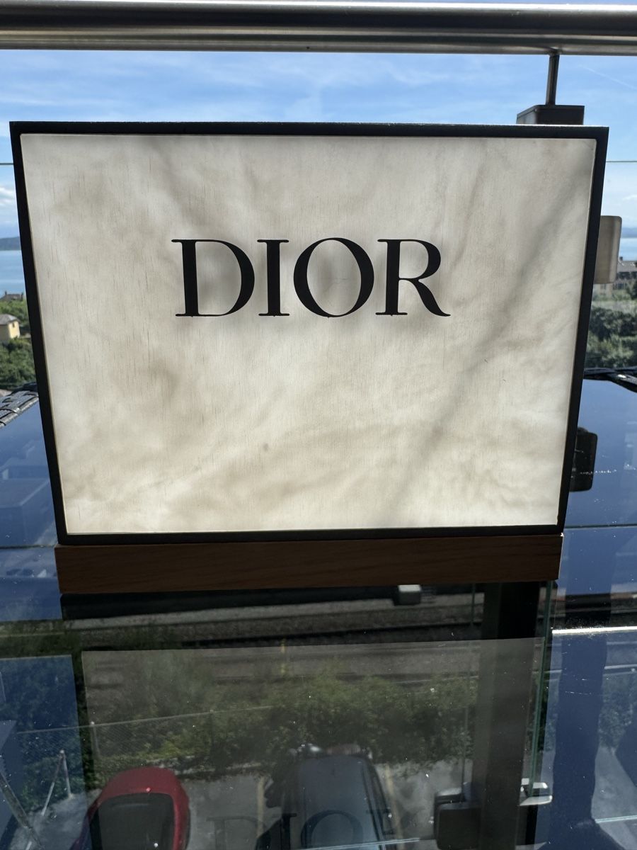 Tutte le decorazioni: Présentoir Dior effet marbre et métal cage – Nuovo (secondo la descrizione) da Neuchatel venduto da mar_9blm 3