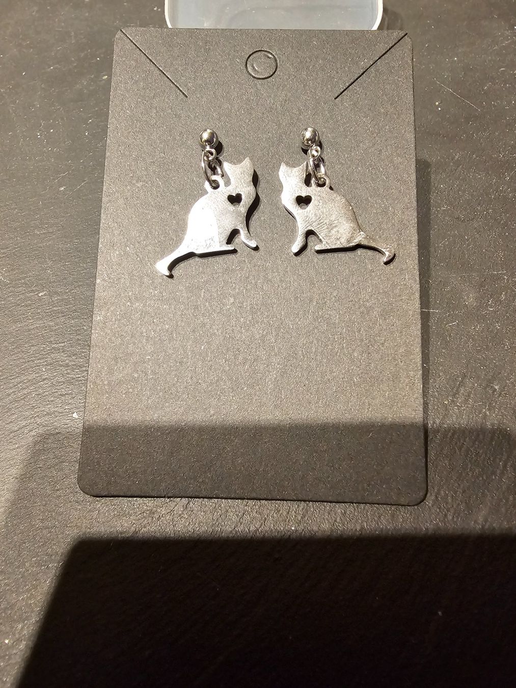 Orecchini pendenti & Orecchini a lobo: Ohrstecker mit Katze – Nuovo (secondo la descrizione) da Aarberg venduto da Fischkeller