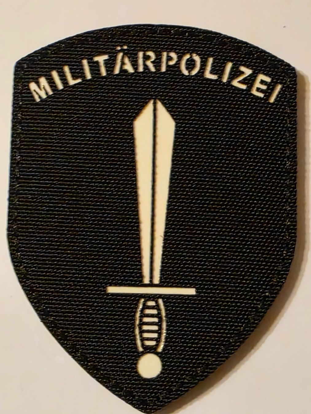 Schweizer Armee Placchette & Badge: Militar Polizei Abzeichen Badge mit Klett neu – Nuovo (secondo la descrizione) da Nyon venduto da freetoys08