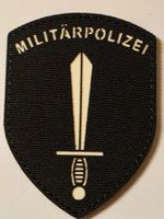 Militar Polizei Abzeichen Badge mit Klett neu
