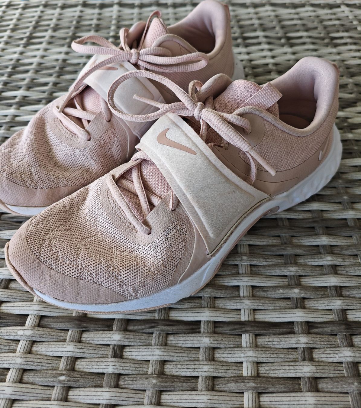 Nike Scarpe da donna: Nike Turnschuhe Gr 38 Rosé – Usato da Heiden venduto da Sunshine1504