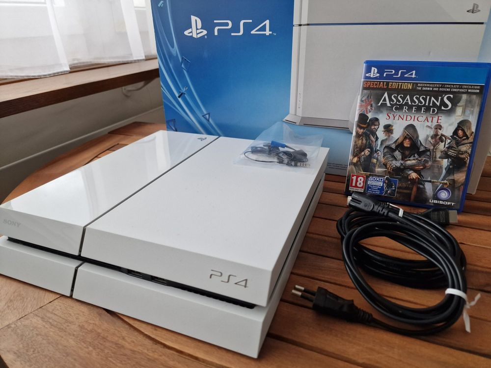 PlayStation 4 (ohne Controller) + Assassins Creed Syndicate Kaufen
