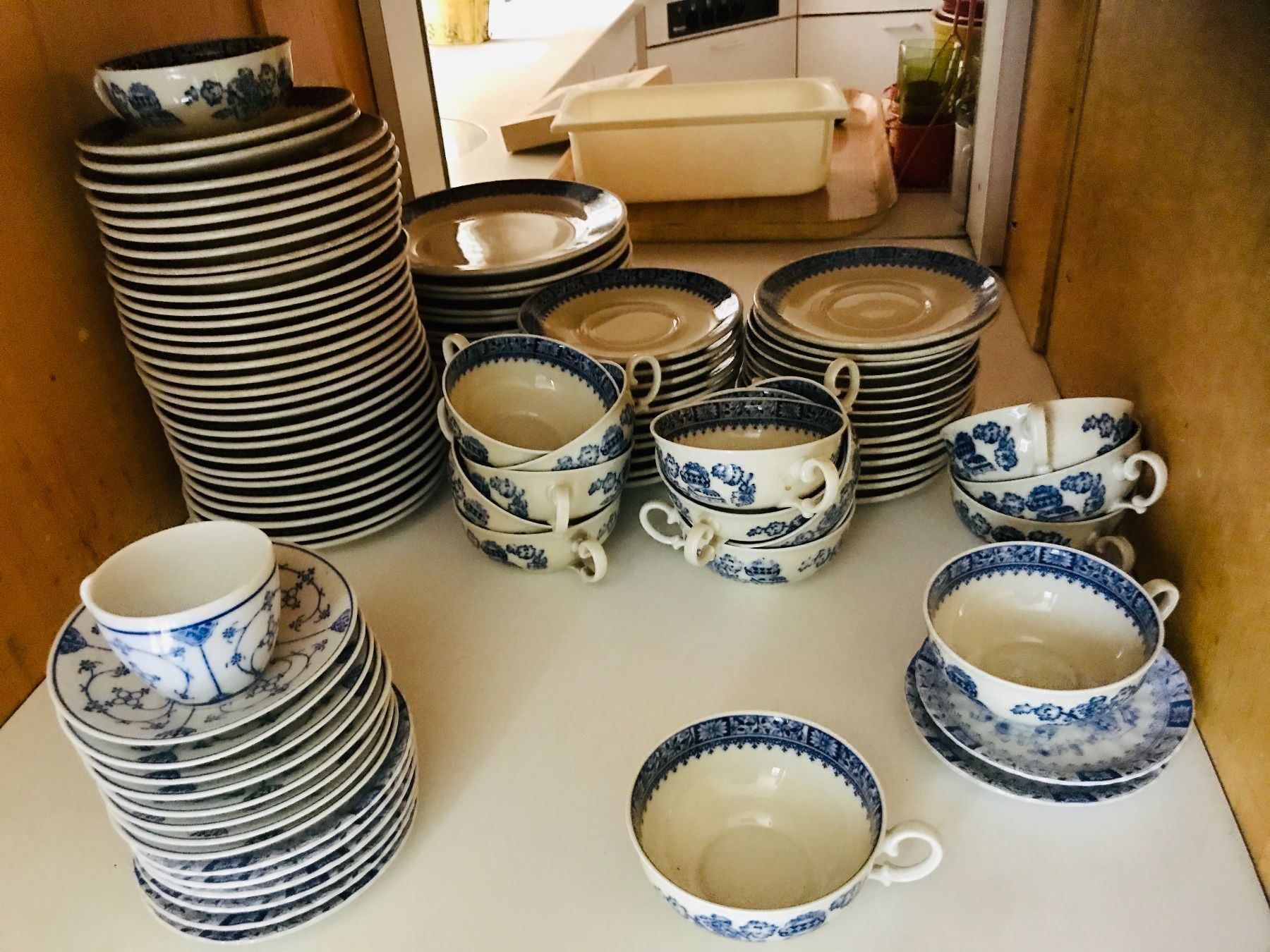 KPM Set di piatti: Geschirrset KPM echt Kobalt – Usato da Solothurn venduto da Spicar 2