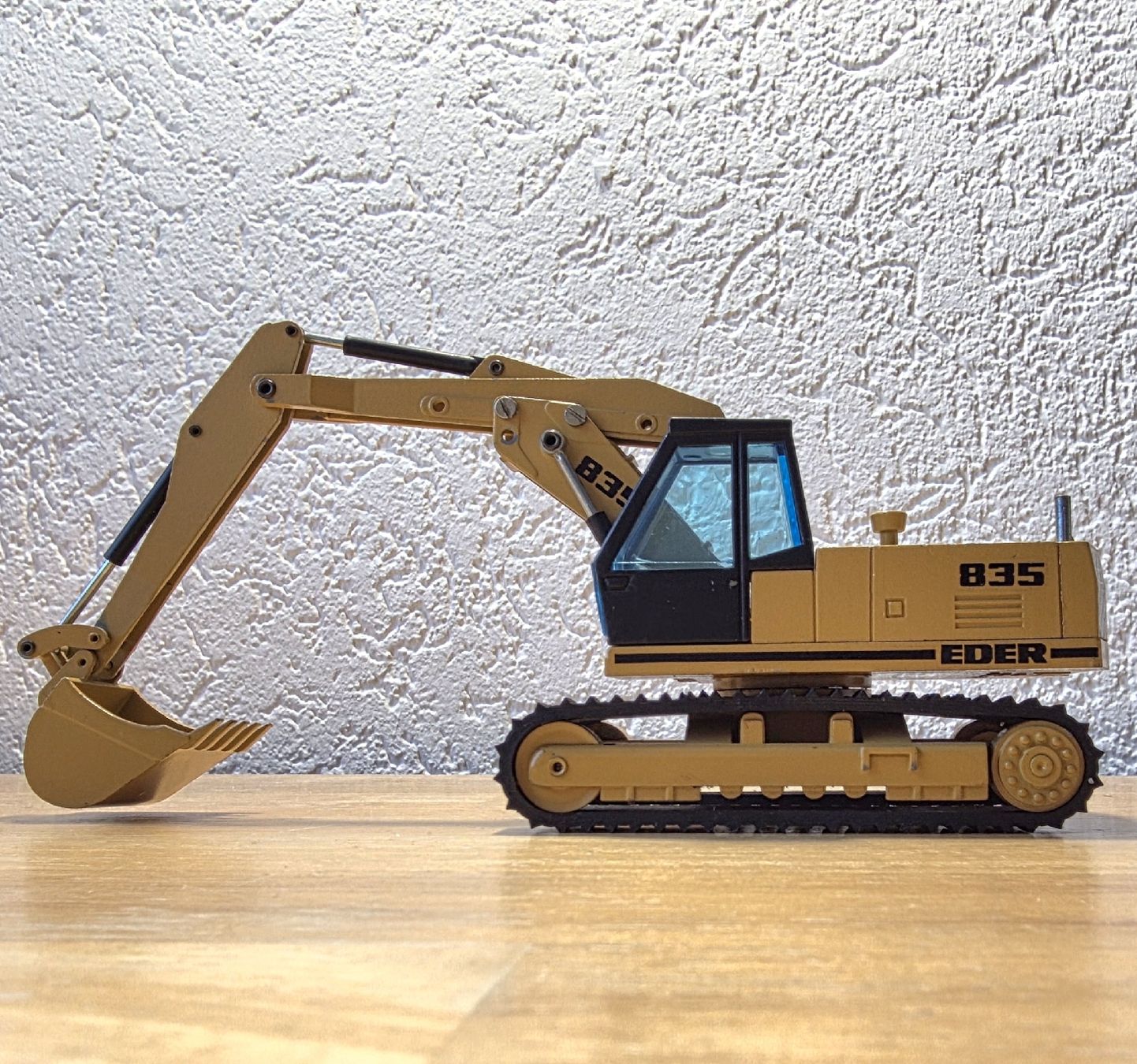 Escavatori: EDER 835 Bagger Raupenbagger Modell, 1:50 – Usato da Männedorf venduto da Modellbau-wyss