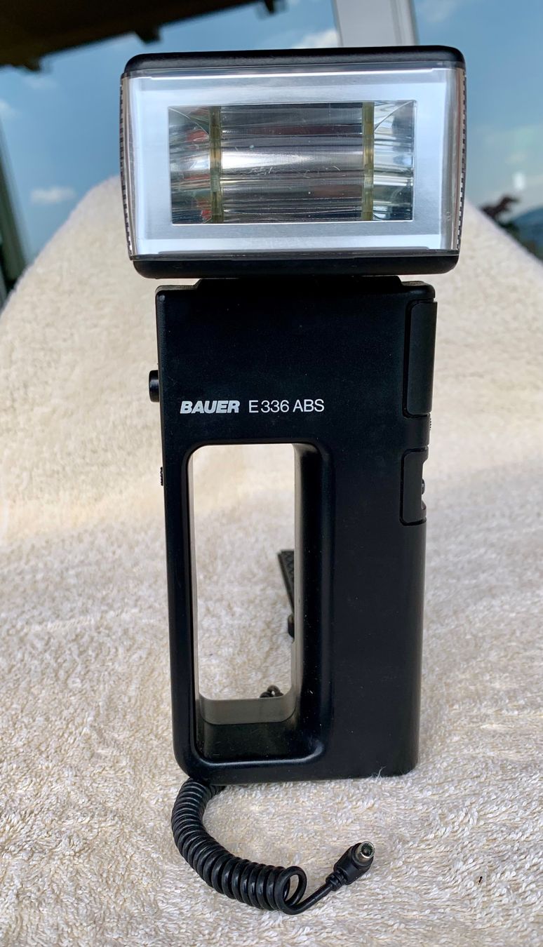 Flash: Flash Bauer E336 ABS per fotocamera . Vintage. – Usato da Vacallo venduto da Ro-Ma76