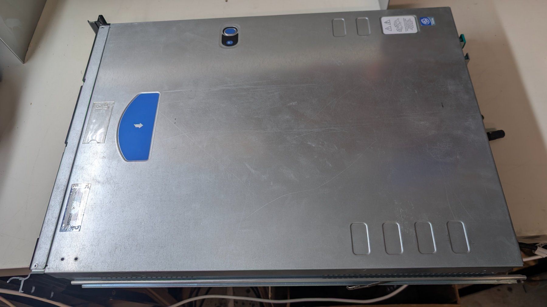 Server: Vintage Server 2x Intel Xeon 2.4GHz, SCSI RAID – Gebraucht aus Zürich von 1.Simon 1