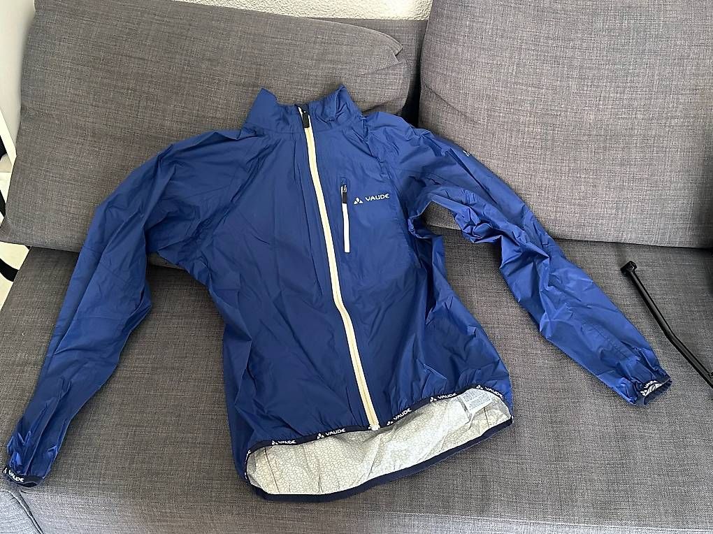 Vaude Jacken: Wasserdichte Jacke VAUDE, Grösse M – Gebraucht aus Zürich von daz_85bq