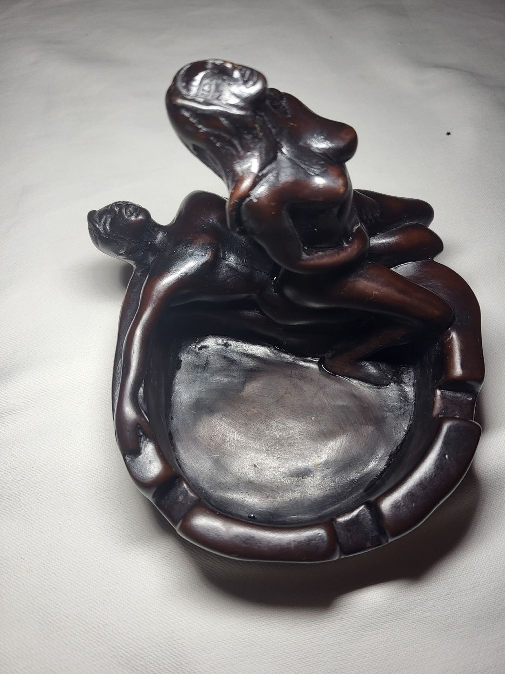 Aschenbecher: Aschenbecher aus Resin – Neu (gemäss Beschreibung) aus Basel von Treasurehunter