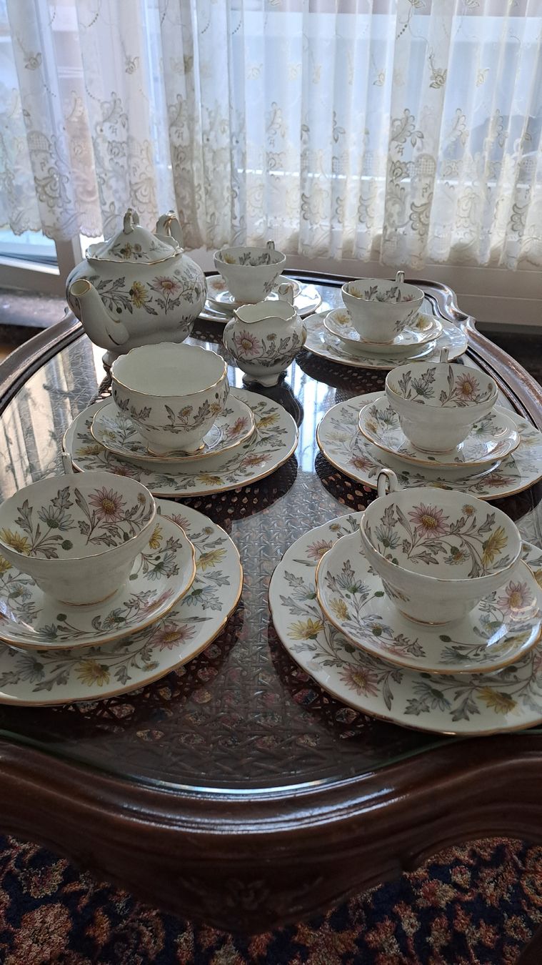 Set di piatti:  Foley China (E. Brain). – Usato da Bern venduto da shery33