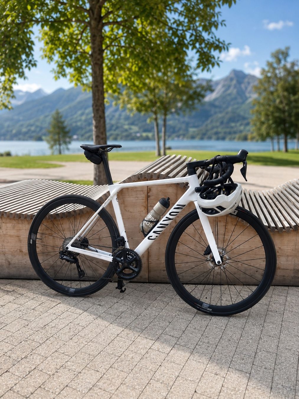 Canyon Velos: Canyon Ultimate CF SLX 8 Di2 – Gebraucht aus Biel/Bienne von KeeneB