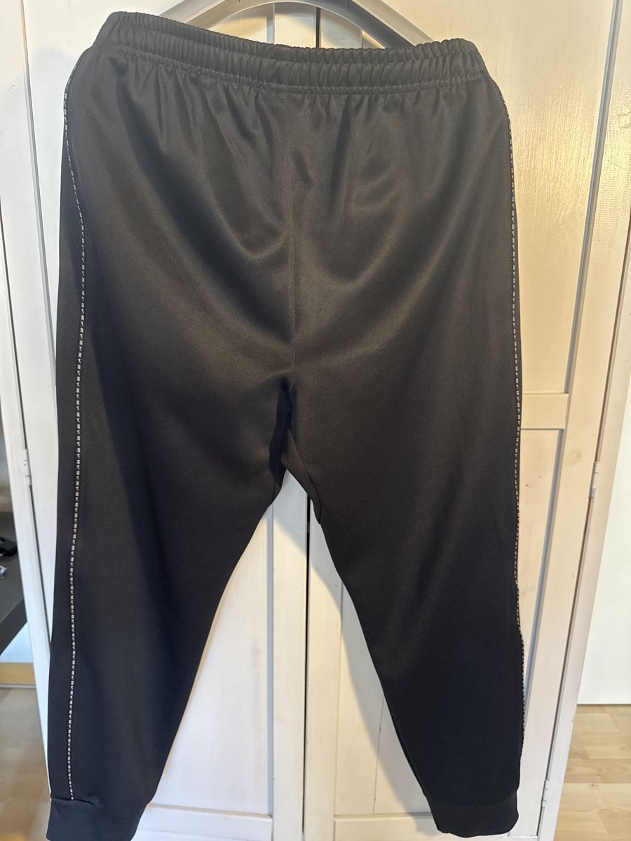 Nike Pantaloni: Nike Trainingshose Herren, Grösse M Schwarz – Nuovo (secondo la descrizione) da Rheinfelden venduto da enea4310 1