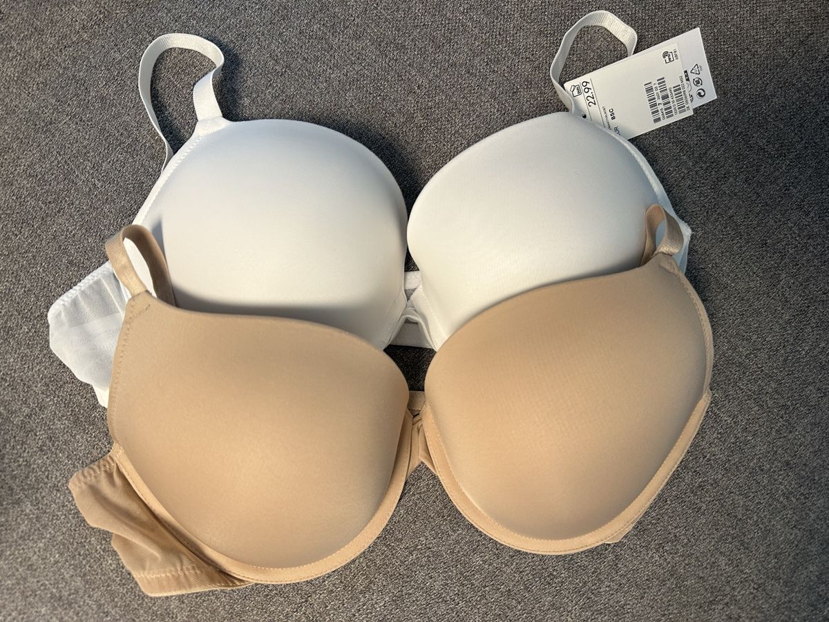 H&M Altra biancheria intima: Set H&M BHs, Grösse 85C, Neu mit Etikett – Nuovo (secondo la descrizione) da Liestal venduto da ichjel